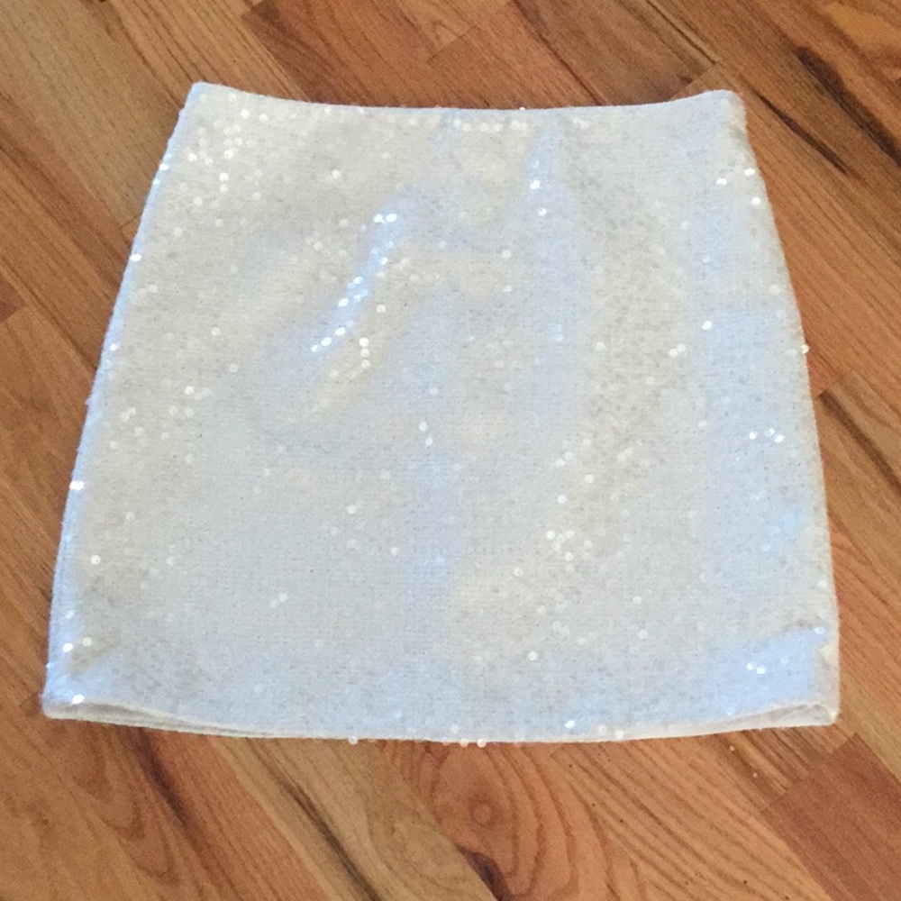 Kenar ivory skirt with sequins